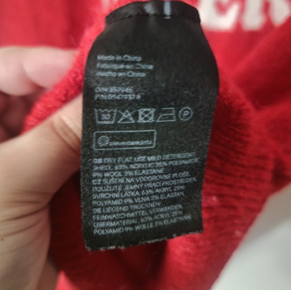 Medium H&M Red Acrylic Blend "Oh Deer" Winter Sweater - Picture 4 of 4